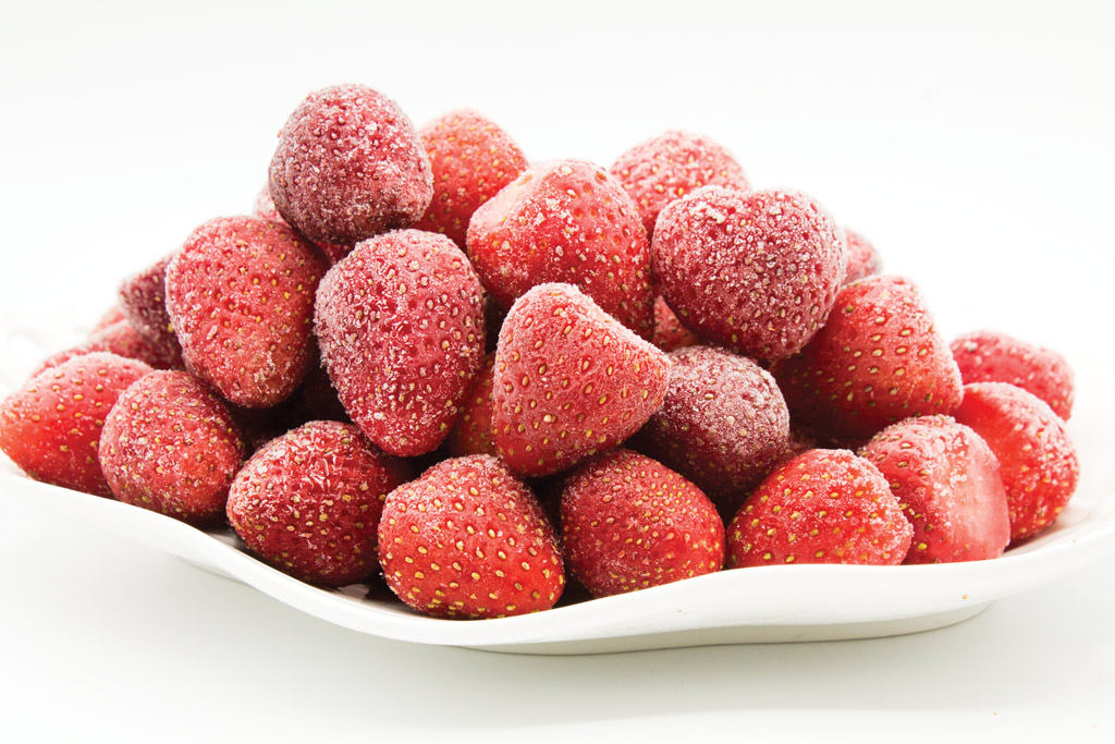 Заморозка клубники. Клубника замороженная, вес. Frozen Fruits. Замороженная клубника круглое лето. Frozen Strawberries.
